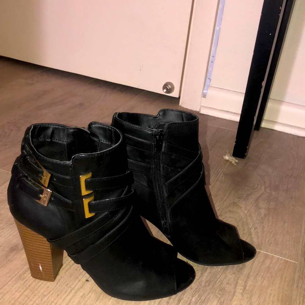 Nice dress able heels size 81/2 women